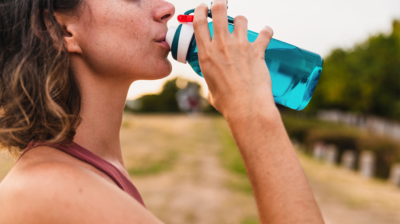 10 Science-Backed Benefits of Drinking More Water